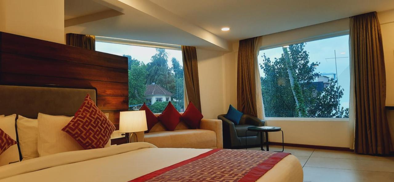 The Terrace By Ladder Mgd By Citrine Hotel Thiruvananthapuram Exterior photo